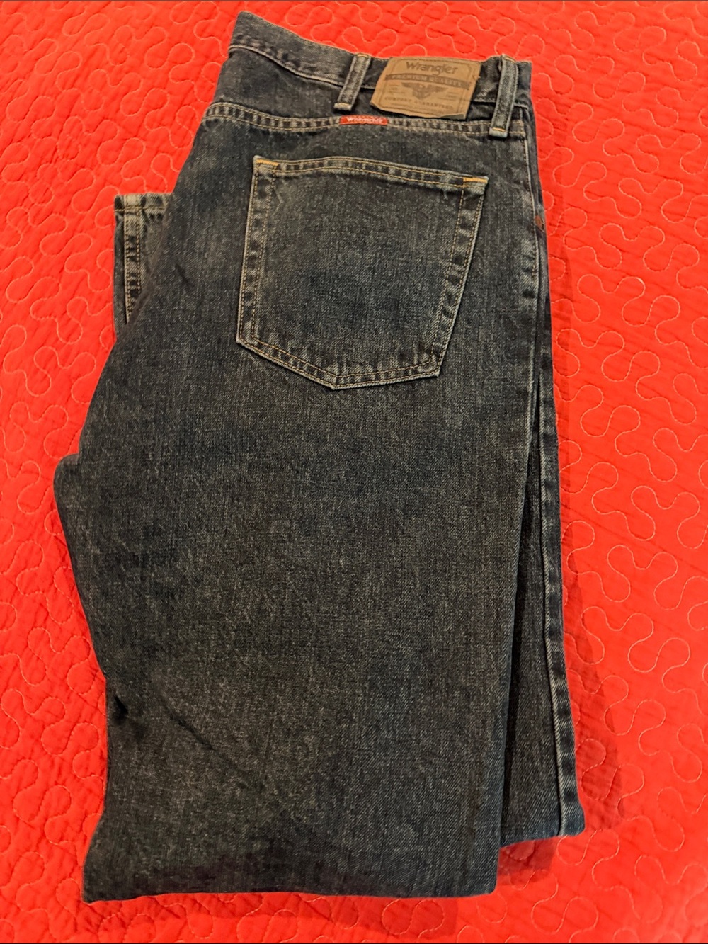 Wrangler Men’s Dark Gray Relaxed Fit Jeans